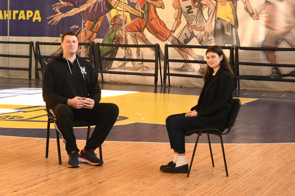 Видатний баскетболіст Станіслав Медведенко розповів БФ «Карітас-Київ» про свій шлях волонтерства