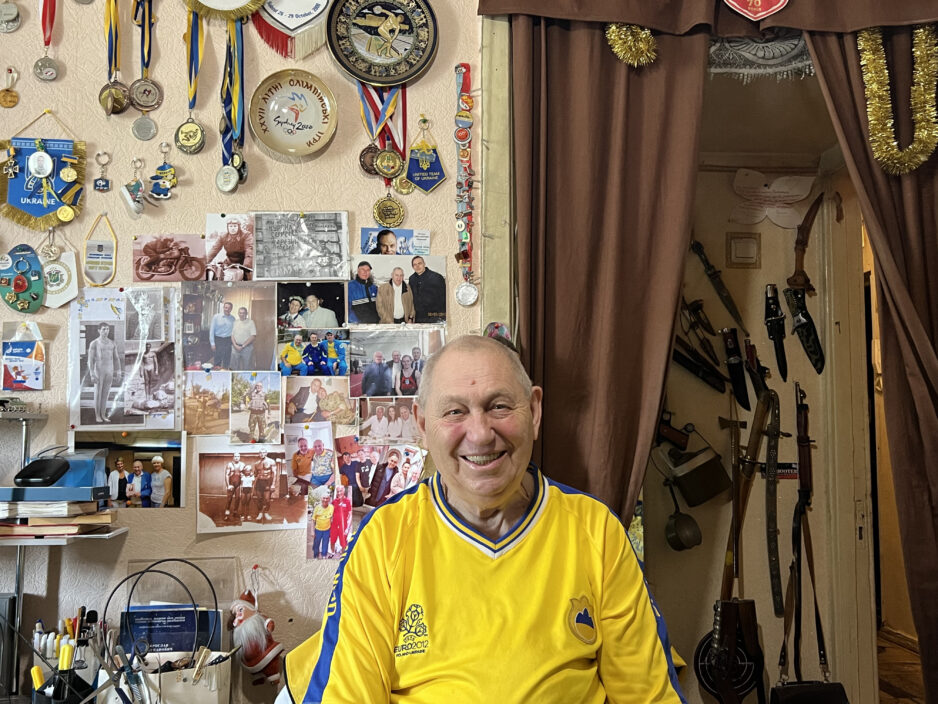 “Найбільше гріють душу соціальні працівники, які вислуховують та діляться добрим словом”, — Анатолій Стукін.