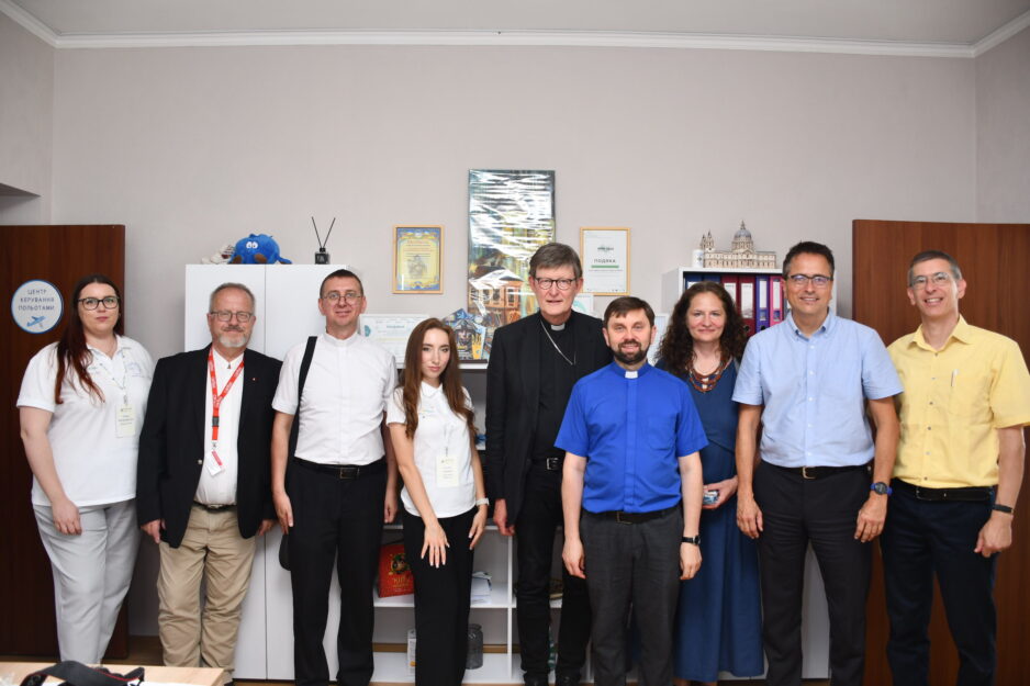 Архиєпископ Кельна відвідав «Карітас-Київ» у межах візиту солідарності