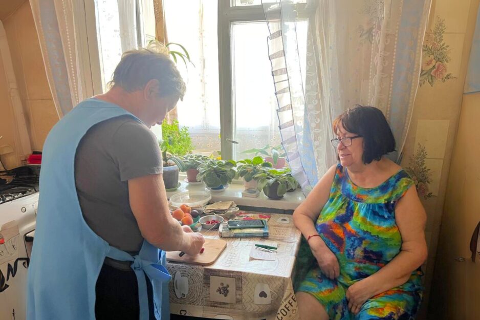 «Карітас» мене рятує. Соціальні працівники — молодці, завжди допомагають всіма можливими способами», — Євгенія Сергіївна, жителька Києва.