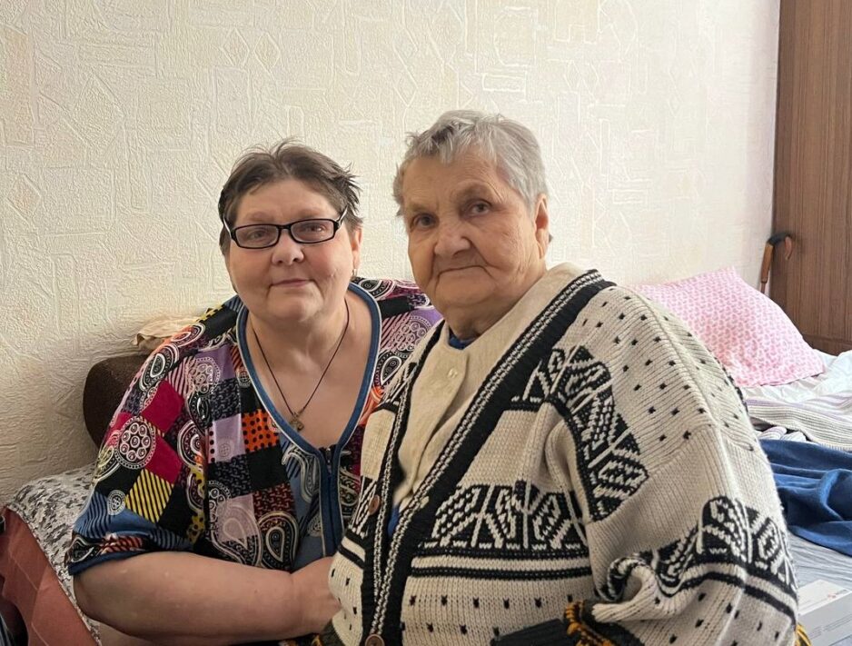 «Важко, але онук мені сказав: “Бабусю, ми ще з тобою станцюємо”», – Лариса Миколаївна, переселенка з Донецької області.
