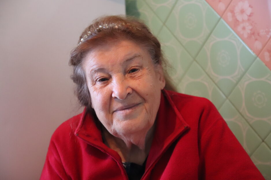 Молитва, довірена жайворонку: Як допомога «Карітас-Київ» повернула 92-річній Надії Григорівні відчуття «райського життя»