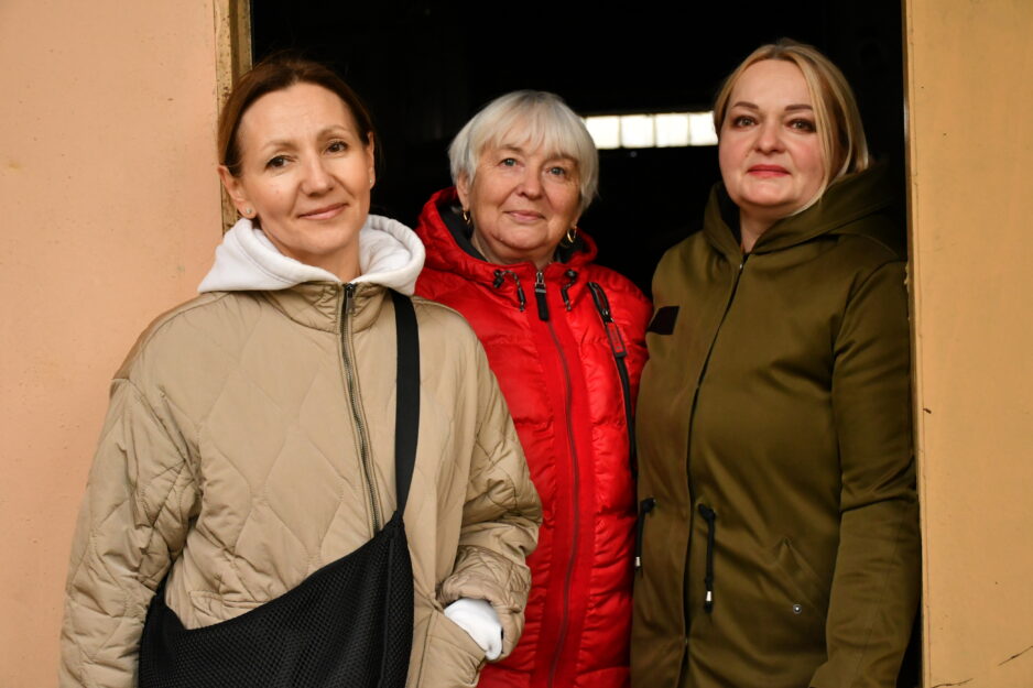 Історія сили спільноти: як мешканці одного з будинків Дарницького району плетуть незламність разом із Карітас-Київ